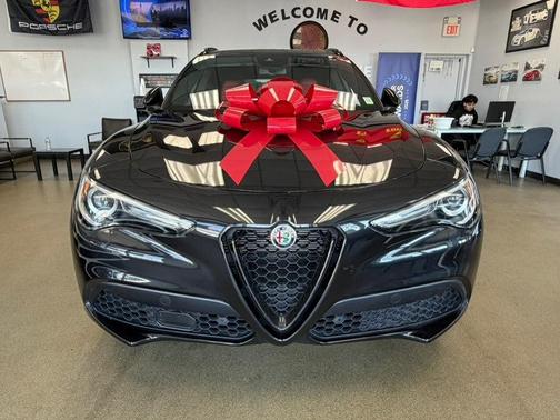 Vulcano Black Metallic 2023 Alfa Romeo Stelvio Veloce AWD