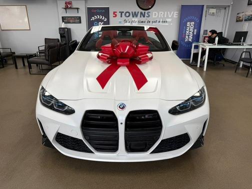 Frozen Brilliant White Metallic 2022 BMW M4 Competition xDrive