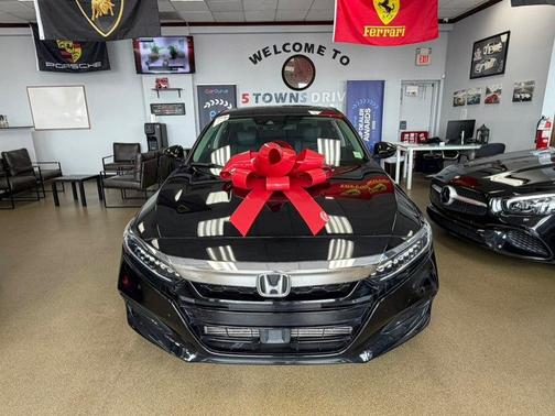 Crystal Black Pearl 2018 Honda Accord Touring