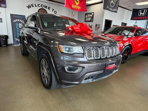 Granite Crystal Metallic Clearcoat 2020 Jeep Grand Cherokee Overland