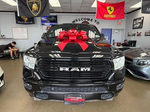 Diamond Black Crystal Pearlcoat 2019 RAM 1500 Big Horn