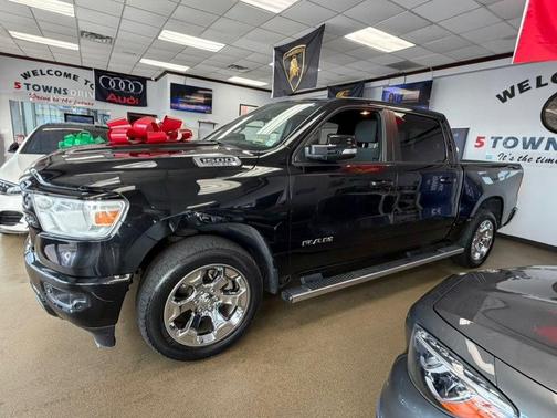 Diamond Black Crystal Pearlcoat 2019 RAM 1500 Big Horn