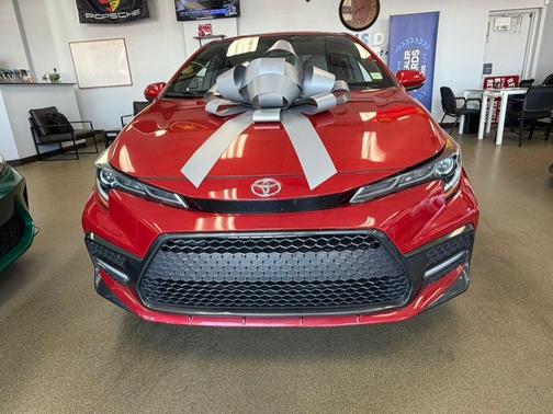 Barcelona Red Metallic 2021 Toyota Corolla SE