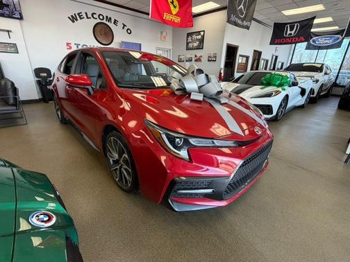 Barcelona Red Metallic 2021 Toyota Corolla SE