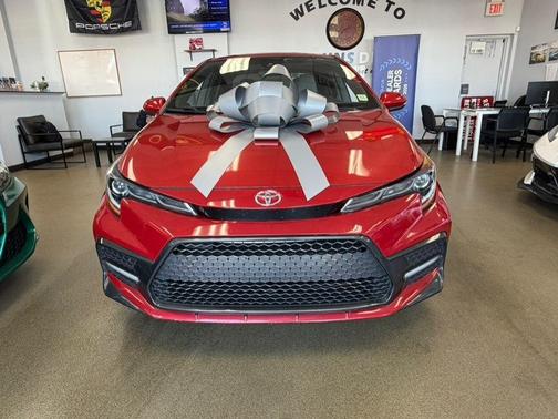 Barcelona Red Metallic 2021 Toyota Corolla SE