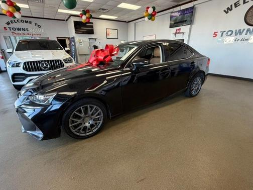 2018 Lexus IS 300 Base