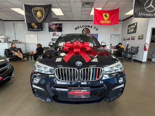 Black Sapphire Metallic 2018 BMW X4 M40i