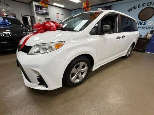 2019 Toyota Sienna SE