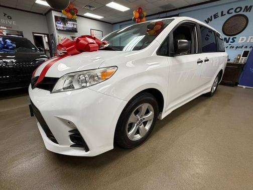 2019 Toyota Sienna SE