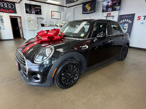 British Racing Green Metallic 2019 MINI Hardtop Cooper
