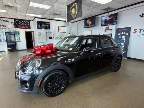 British Racing Green Metallic 2019 MINI Hardtop Cooper