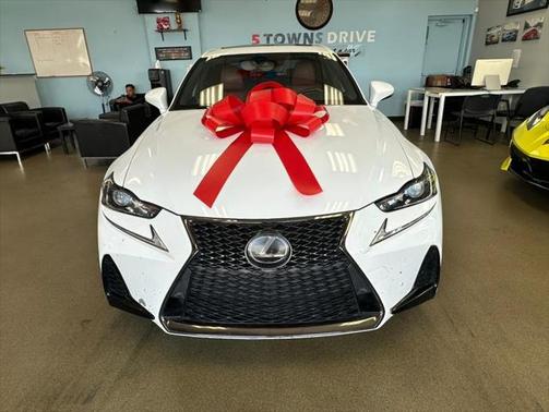 2018 Lexus IS 300 Base