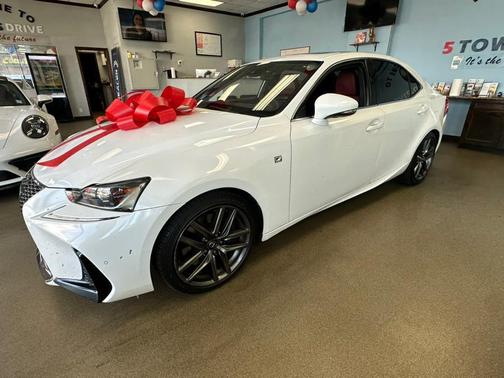2018 Lexus IS 300 Base