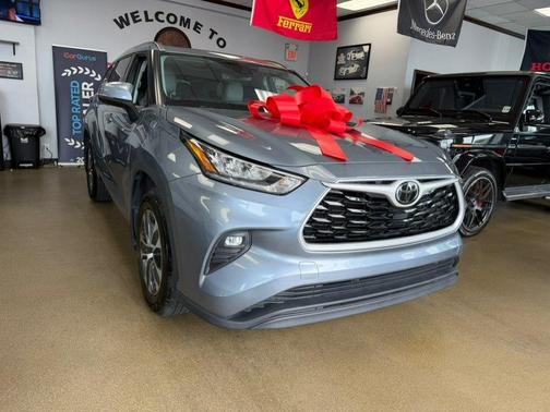 Moon Dust 2020 Toyota Highlander XLE