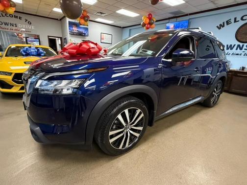 2023 Nissan Pathfinder Platinum 4WD