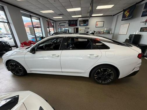 Glacial White Pearl 2021 Kia K5 GT-Line