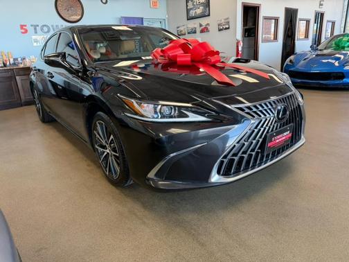 2024 Lexus ES 300h Base