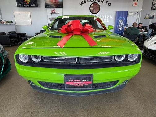 Green Go Clearcoat 2017 Dodge Challenger GT