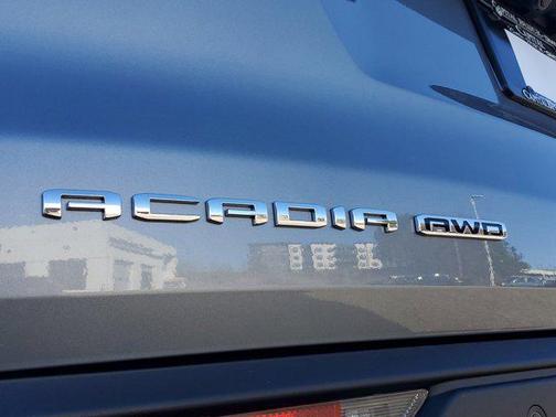 2025 GMC Acadia AWD AT4