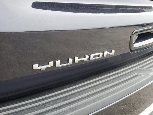 2025 GMC Yukon 4WD AT4