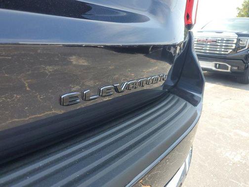 2025 GMC Yukon XL 2WD Elevation