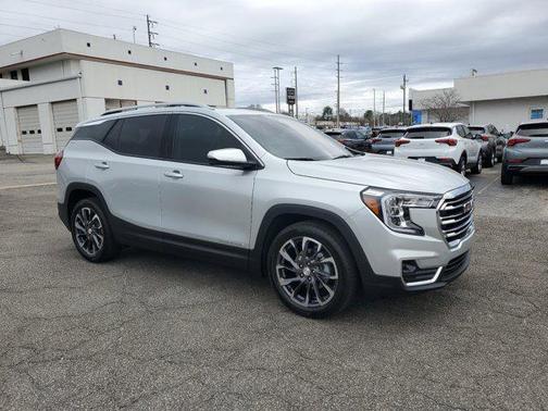 Quicksilver Metallic 2022 GMC Terrain SLT