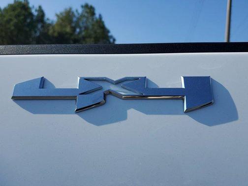 2025 GMC Sierra 2500 SLT