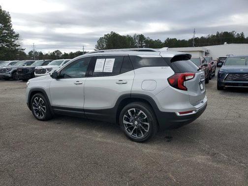 2022 GMC Terrain SLT