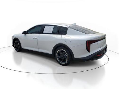 Snow White Pearl 2025 Kia K4 EX