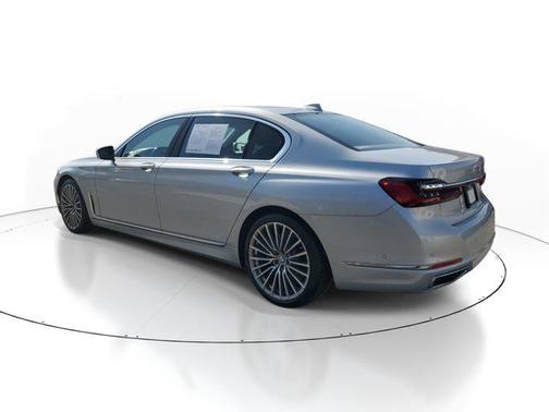 2020 BMW 740 740i
