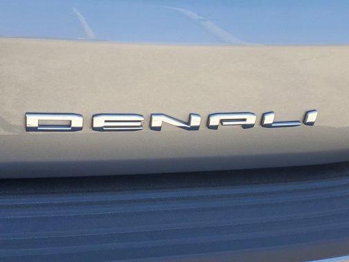 Sterling Metallic 2024 GMC Yukon Denali