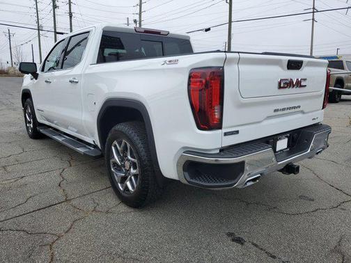 2025 GMC Sierra 1500 SLT