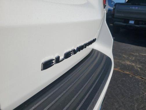 2026 GMC Yukon XL 2WD Elevation