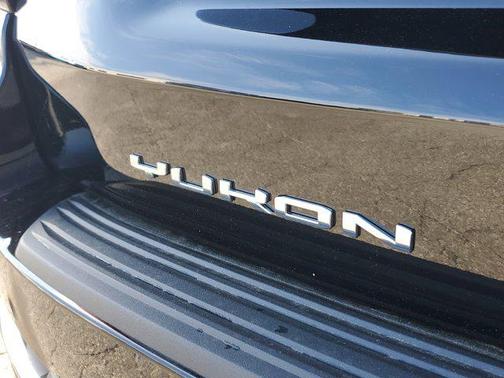 2025 GMC Yukon XL 4WD AT4