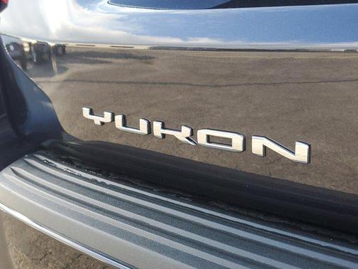 2025 GMC Yukon XL 4WD AT4