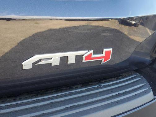 2025 GMC Yukon XL 4WD AT4
