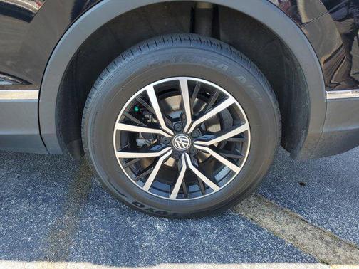 2021 Volkswagen Tiguan 2.0T SE R-Line Black