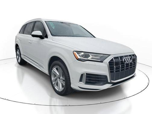 2022 Audi Q7 55 Premium Plus