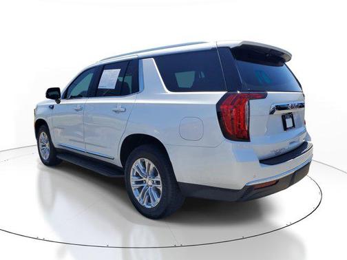White Frost Tricoat 2023 GMC Yukon SLT