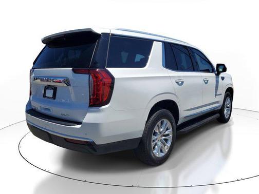White Frost Tricoat 2023 GMC Yukon SLT