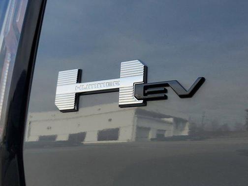 2025 GMC HUMMER EV SUV 2X