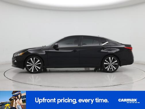 Black 2022 Nissan Altima SR