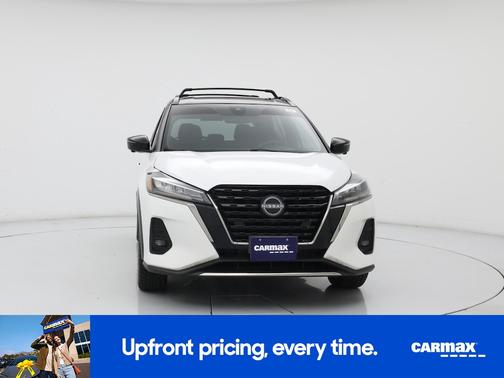 2022 Nissan Kicks SR