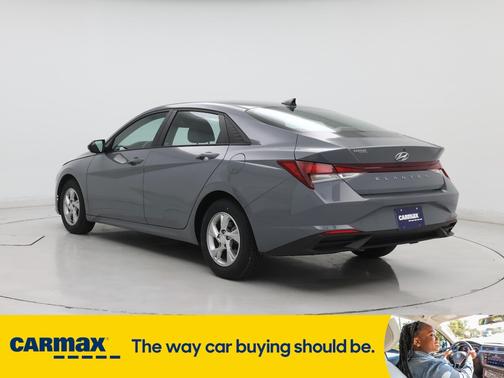 2022 Hyundai ELANTRA SE
