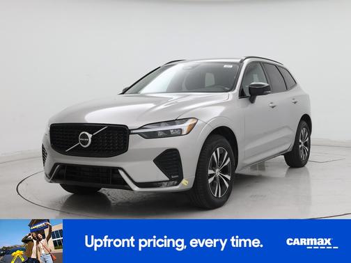 Silver 2024 Volvo XC60 B5 Core Dark Theme