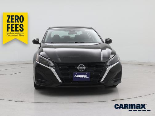 Black 2023 Nissan Altima SV