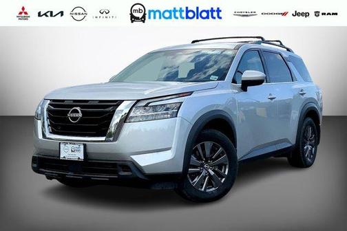 2022 Nissan Pathfinder SV