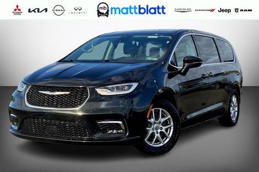 2023 Chrysler Pacifica Touring-L
