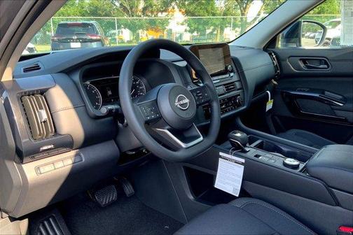 2025 Nissan Pathfinder S