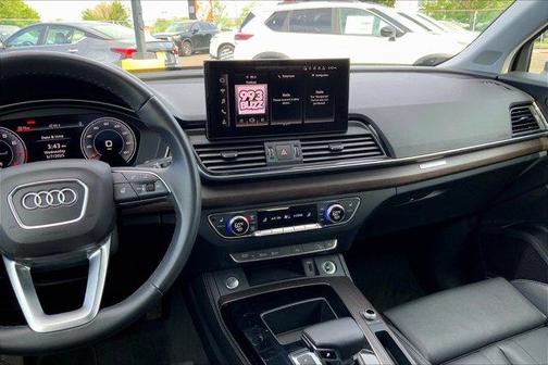 2024 Audi Q5 45 S line quattro Premium